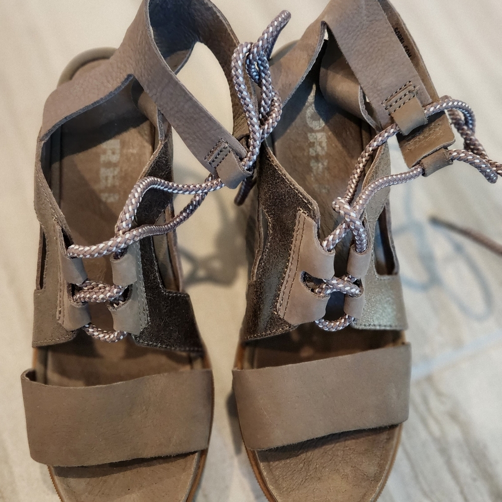 Sorel Joanie II ankle shoes
